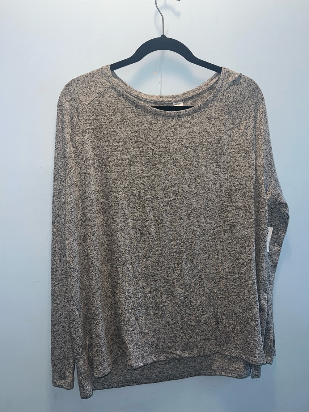Old Navy Heathered Gray Long-Sleeve Pullover Shirt- size large- brand new